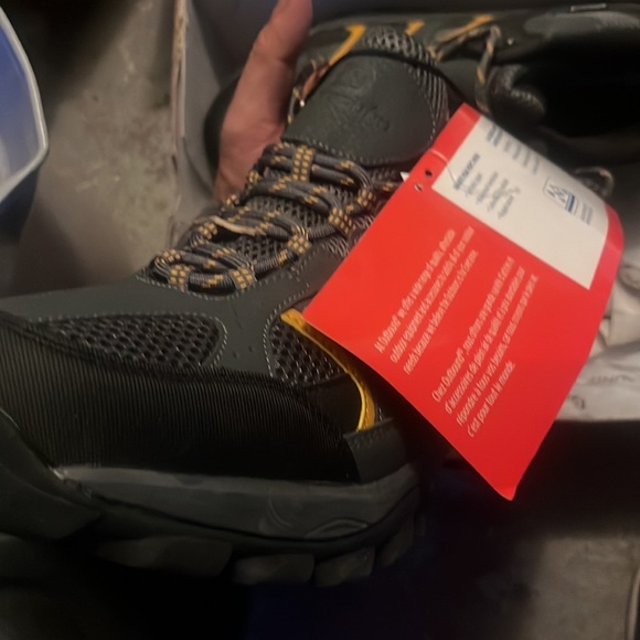 Brand new men’s and woman’s hiking shoes never been out of box!! - Picture 12 of 12